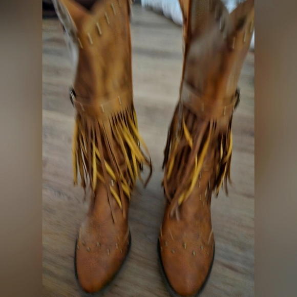Fringed Tan Leather Boots - Picture 1 of 3